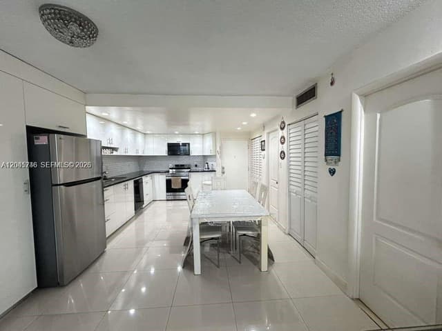 1351 NE Miami Gardens Dr # 511E, Miami FL 33179 - Miami, FL - Photo 2