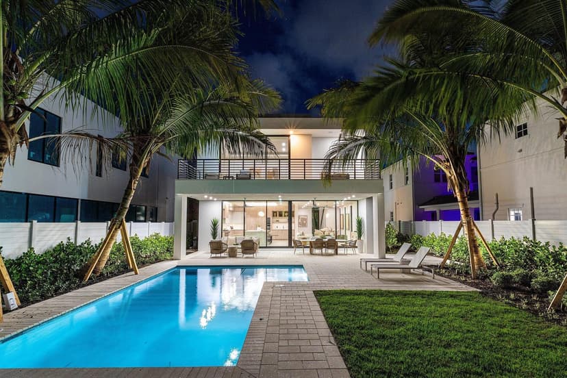 721 Lake Avenue N, Delray Beach FL 33483