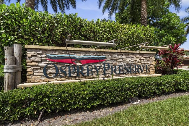 5319 Falcon Trail, Davie FL 33314 - Davie, FL - Photo 2