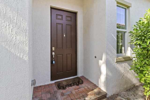 5319 Falcon Trail, Davie FL 33314 - Davie, FL - Photo 4