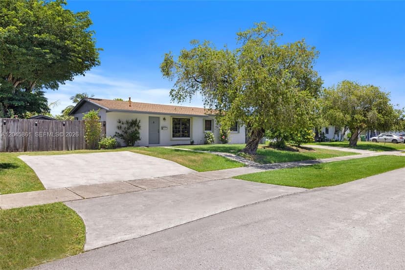 9971 SW 156th Ter, Miami FL 33157
