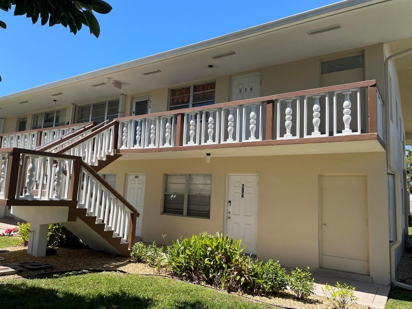 203 Easthampton I, West Palm Beach FL 33417