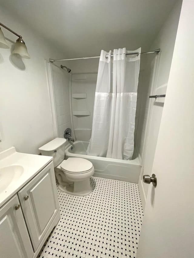 203 Easthampton I, West Palm Beach FL 33417 - West Palm Beach, FL - Photo 4