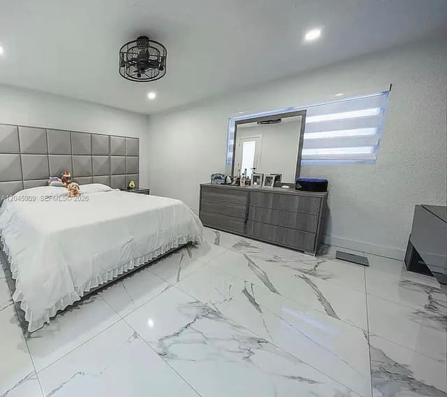18250 NW 86th Ave, Hialeah FL 33015 - Hialeah, FL - Photo 6