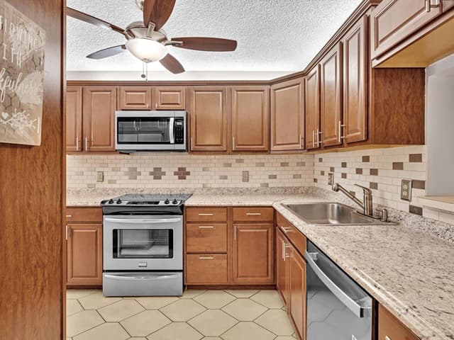 10143 Mangrove Drive # 203, Boynton Beach FL 33437 - Boynton Beach, FL - Photo 4