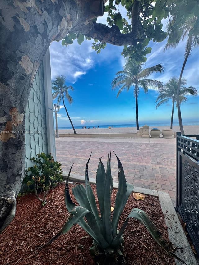 400 N Surf Rd, Hollywood FL 33019 - Hollywood, FL - Photo 2