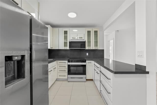 1201 NW 10th Pl, Fort Lauderdale FL 33311 - Fort Lauderdale, FL - Photo 5