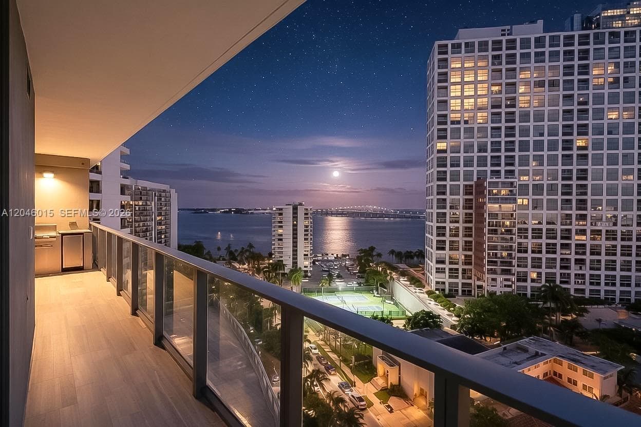 1451 Brickell Ave # 1404, Miami FL 33131