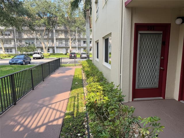 100 SW 132nd Way # 101K, Pembroke Pines FL 33027 - Pembroke Pines, FL - Photo 2