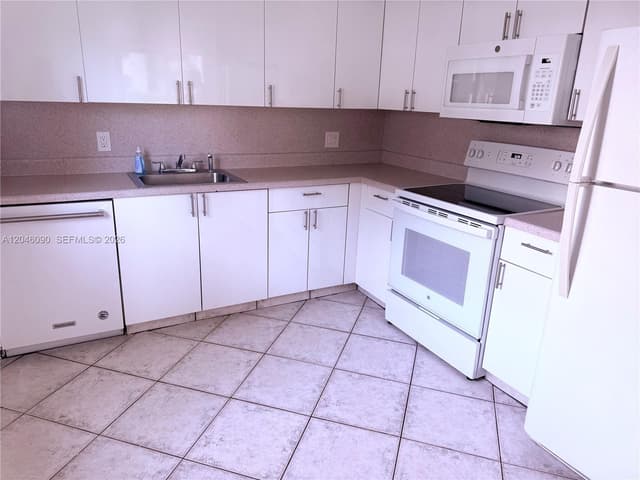 100 SW 132nd Way # 101K, Pembroke Pines FL 33027 - Pembroke Pines, FL - Photo 6