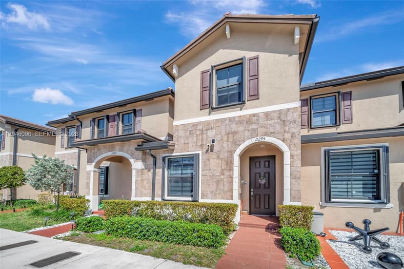 11295 W 34th Way, Hialeah FL 33018