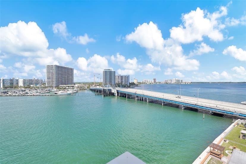 2016 Bay Dr # 808, Miami Beach FL 33141
