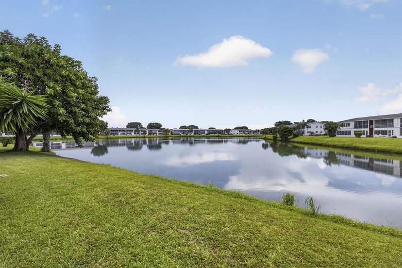 127 Chatham F, West Palm Beach FL 33417
