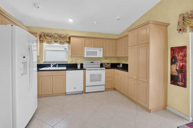 11585 Augustus Drive, Boynton Beach FL 33437 - Boynton Beach, FL - Photo 6