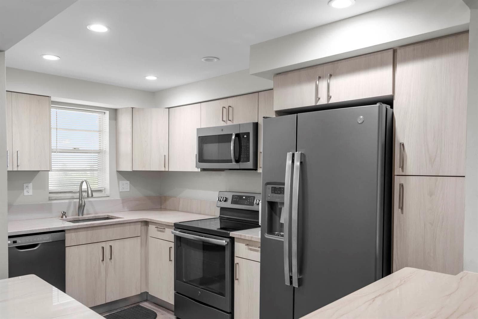 3150 W Rolling Hills Circle # 704, Davie FL 33328 - Davie, FL - Photo 1