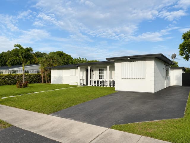 17130 NW 42nd Ct, Miami Gardens FL 33055 - Miami Gardens, FL - Photo 2