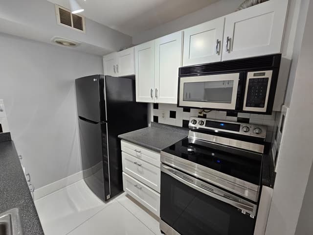 2148 Sherwood Forest Boulevard # 4, West Palm Beach FL 33415 - West Palm Beach, FL - Photo 7