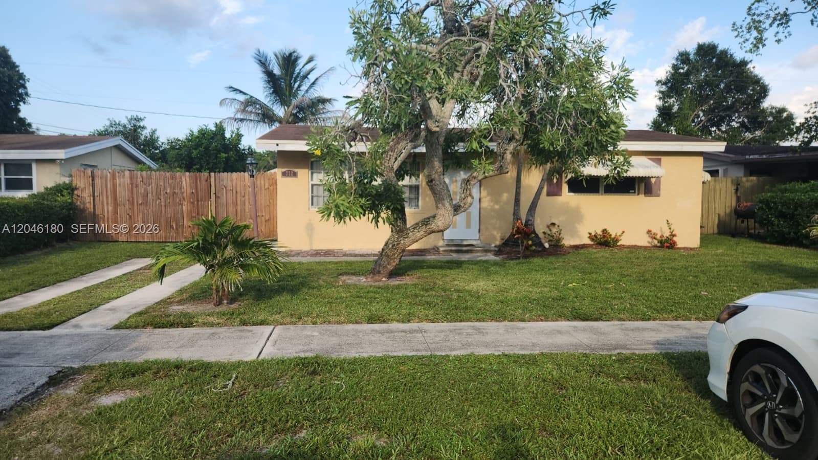 772 Gardenia Dr, Royal Palm Beach FL 33411