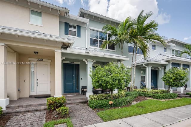 3944 Poinciana Ln, Hollywood FL 33021 - Hollywood, FL - Photo 2