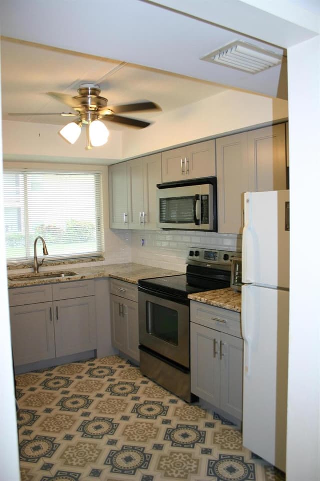5570 Tamberlane Circle # 130, Palm Beach Gardens FL 33418 - Palm Beach Gardens, FL - Photo 7