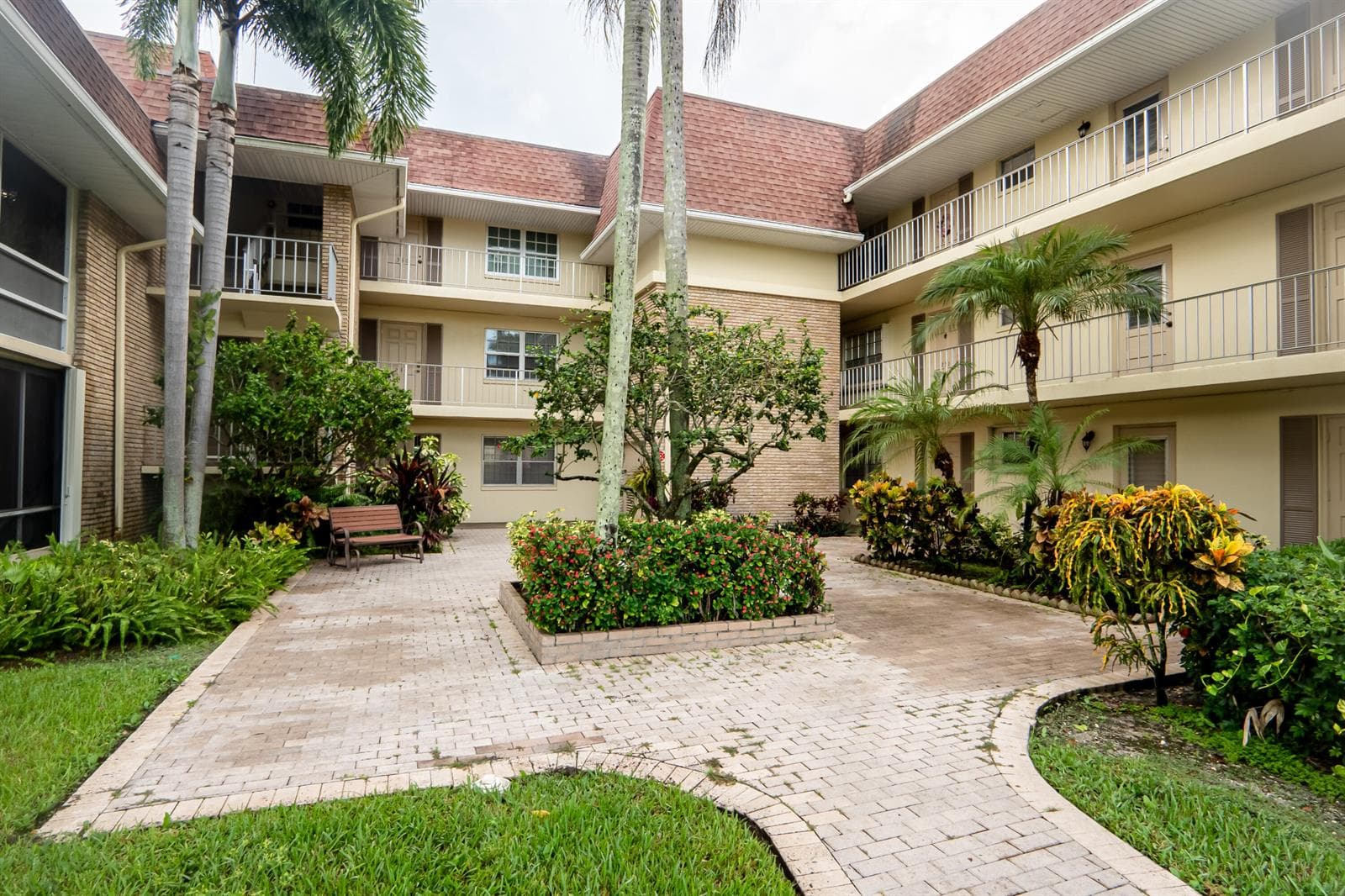 5570 Tamberlane Circle # 130, Palm Beach Gardens FL 33418