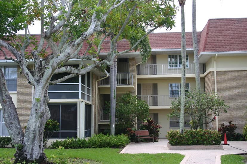 5570 Tamberlane Circle # 130, Palm Beach Gardens FL 33418