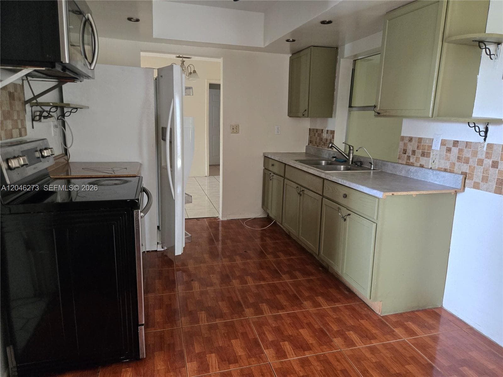 4205 NW 52nd Ave, Lauderdale Lakes FL 33319