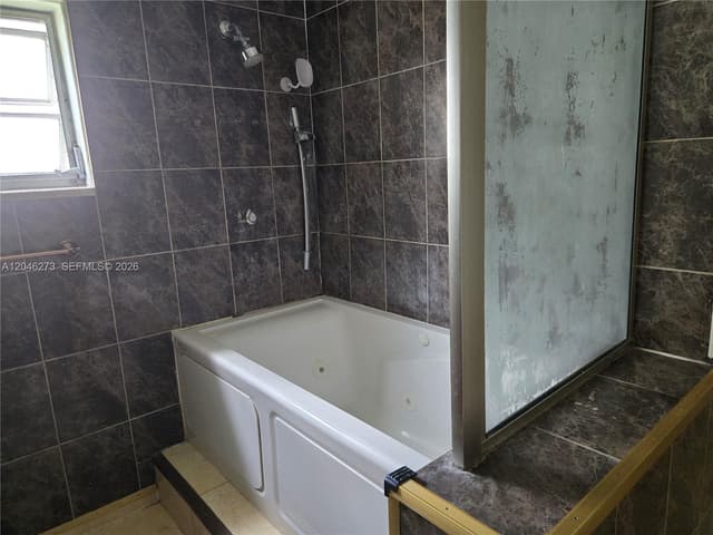 4205 NW 52nd Ave, Lauderdale Lakes FL 33319 - Lauderdale Lakes, FL - Photo 5