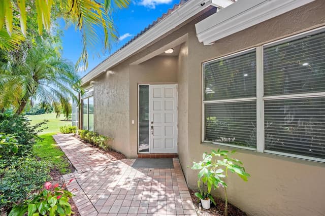 4706 Carlton Golf Drive, Lake Worth FL 33449 - Lake Worth, FL - Photo 3