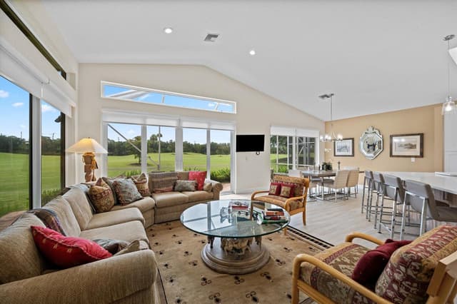 4706 Carlton Golf Drive, Lake Worth FL 33449 - Lake Worth, FL - Photo 5