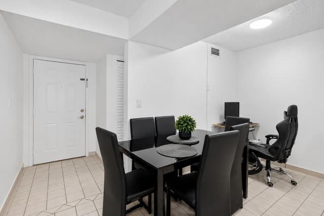 300 Palm Circle W # 106, Pembroke Pines FL 33025 - Pembroke Pines, FL - Photo 5