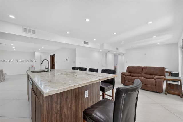 15200 SW 81st Ave, Palmetto Bay FL 33157 - Palmetto Bay, FL - Photo 4