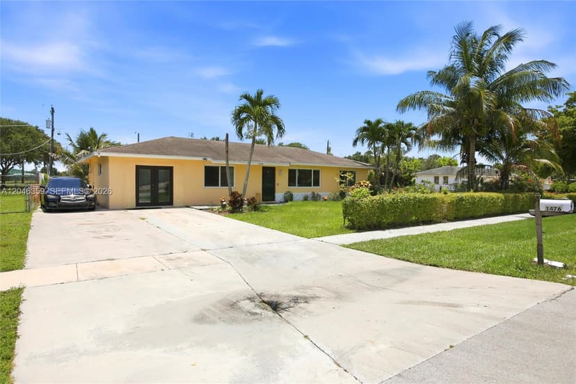 1476 N Mangonia Dr, West Palm Beach FL 33401