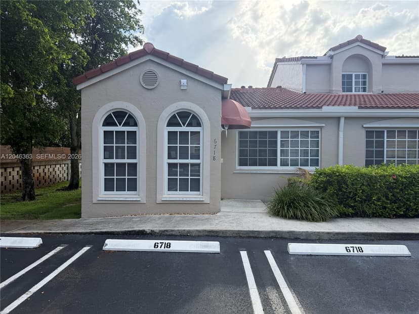 6718 NW 166th Ter # 301, Miami Lakes FL 33014