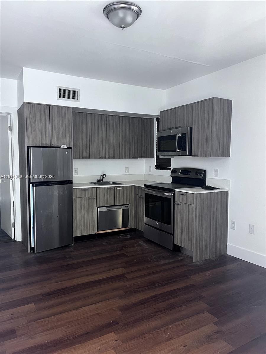 557 Michigan Ave # 115, Miami Beach FL 33139 - Miami Beach, FL - Photo 1