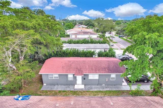 746 SW 4th St, Dania Beach FL 33004 - Dania Beach, FL - Photo 2