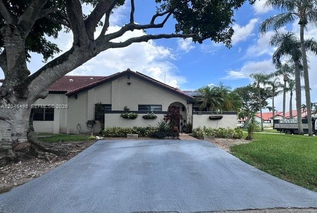 6633 NW 178th Ter, Hialeah FL 33015