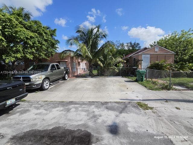 22 SW 11th St, Dania Beach FL 33004