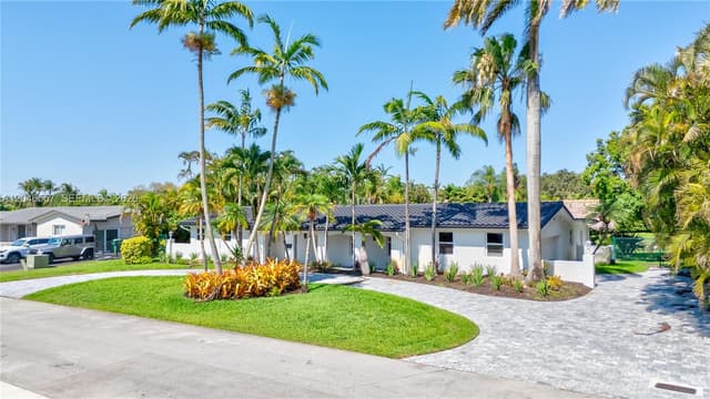 14675 SW 78th Ave, Palmetto Bay FL 33158 - Palmetto Bay, FL - Photo 2