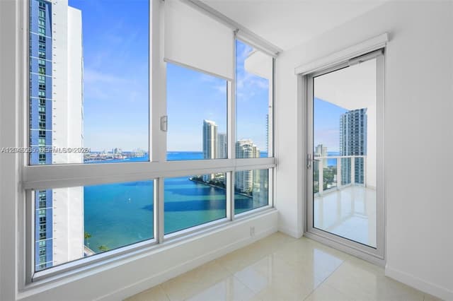 300 S Biscayne Blvd # 2612, Miami FL 33131 - Miami, FL - Photo 2
