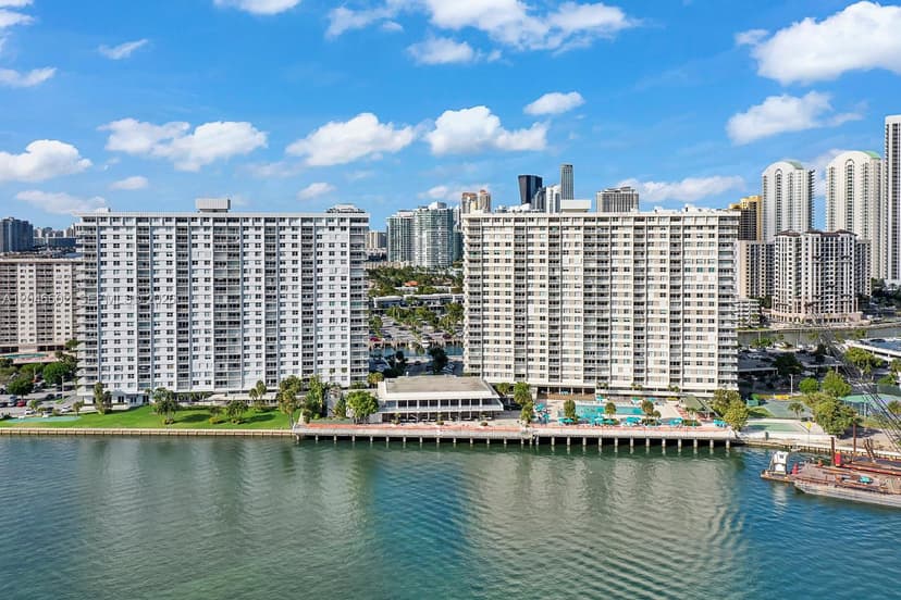 300 Bayview Dr # 1709, Sunny Isles Beach FL 33160