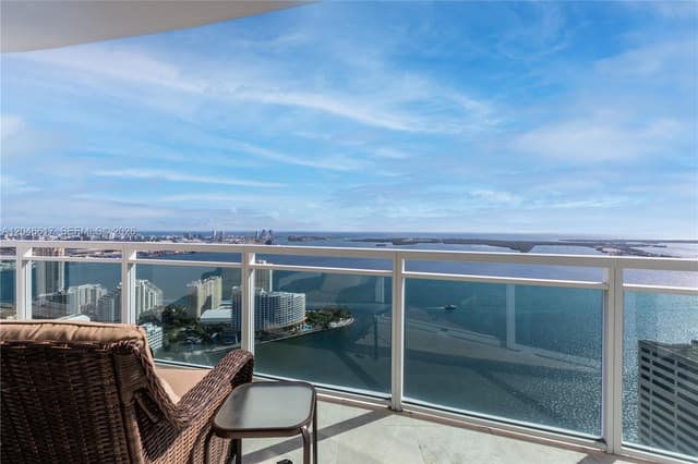 950 Brickell Bay Dr # 5011, Miami FL 33131 - Miami, FL - Photo 2