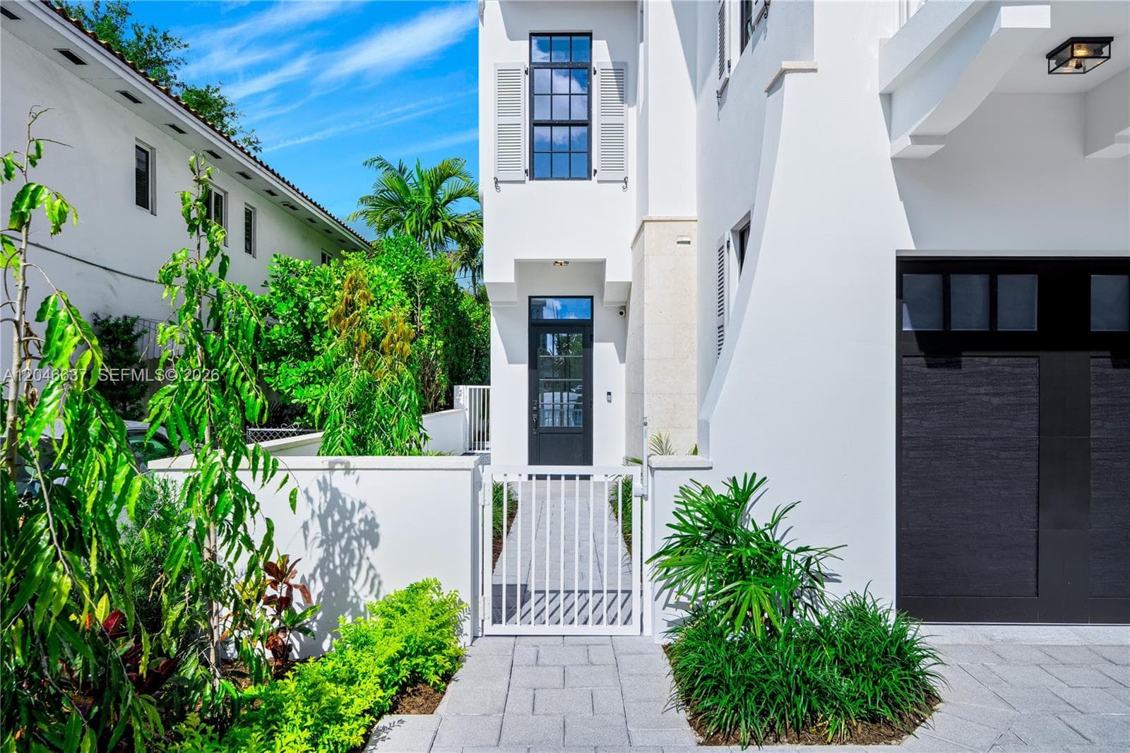 2712 S Le Jeune Rd, Coral Gables FL 33134 - Coral Gables, FL - Photo 1
