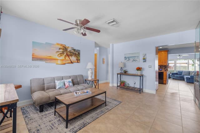 6870 Pershing St, Hollywood FL 33024 - Hollywood, FL - Photo 7