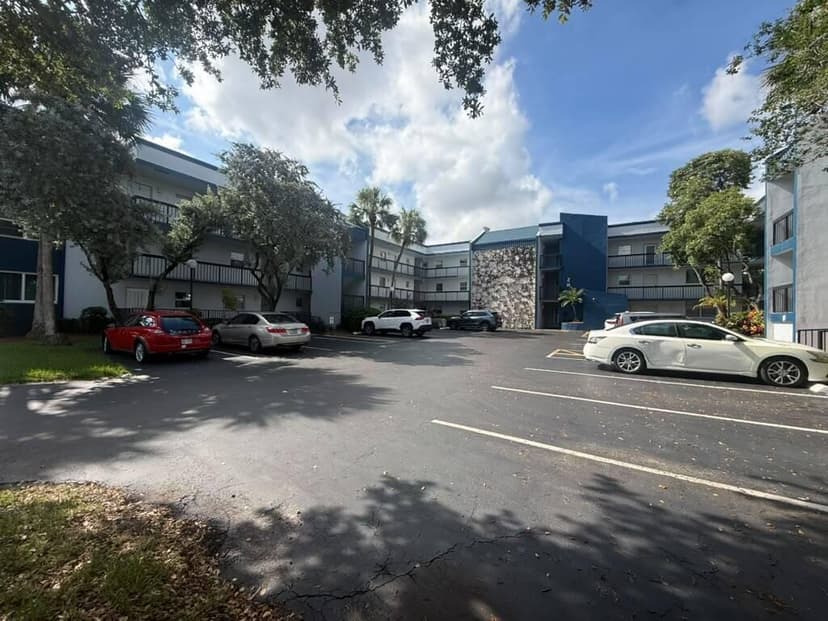 3210 Holiday Springs Boulevard # 103, Margate FL 33063