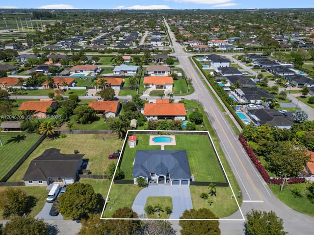 13205 SW 218th Ter, Miami FL 33170 - Miami, FL - Photo 2