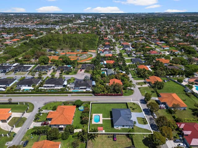 13205 SW 218th Ter, Miami FL 33170 - Miami, FL - Photo 7