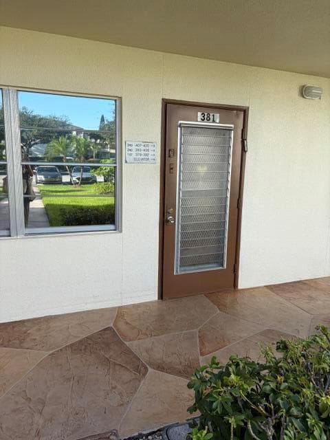 381 Mansfield J, Boca Raton FL 33434 - Boca Raton, FL - Photo 2
