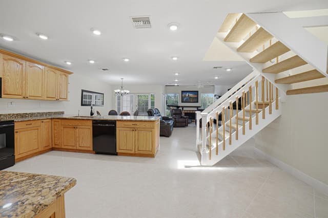 6024 Glendale Drive, Boca Raton FL 33433 - Boca Raton, FL - Photo 6