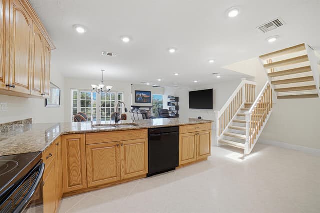 6024 Glendale Drive, Boca Raton FL 33433 - Boca Raton, FL - Photo 7